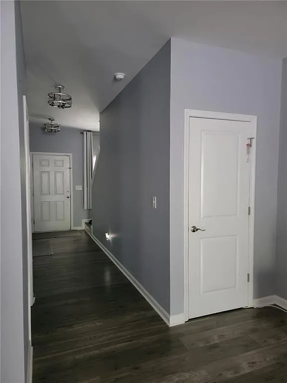 4 bed, 2.5 bath, 2076 sqft, $2,300 — Photo 4