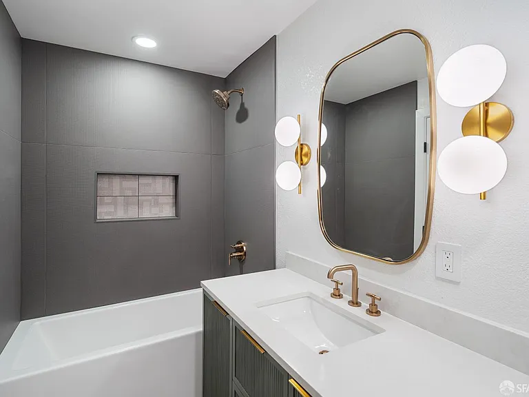 628 Los Palmos Dr — Photo 51
