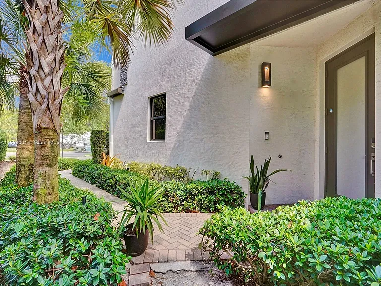 1236 SW 4th Ave — Photo 27