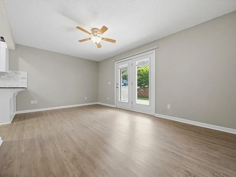 3261 White Oak Ct #J-3 — Photo 7
