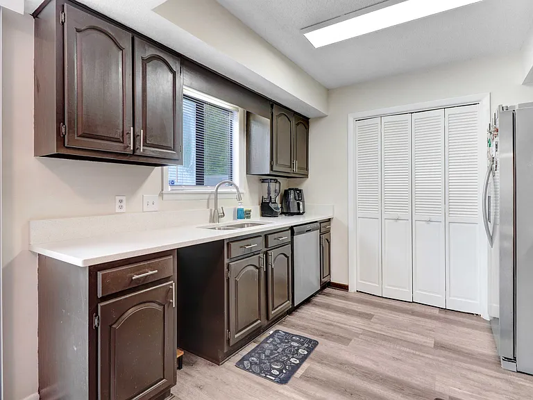 1900 Harris St #1 — Photo 12