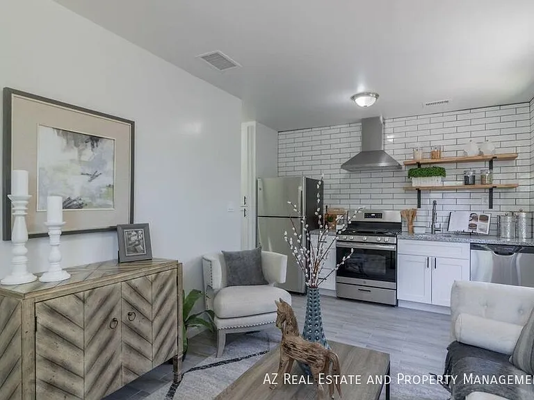 1649 E Oak St #8 — Photo 6