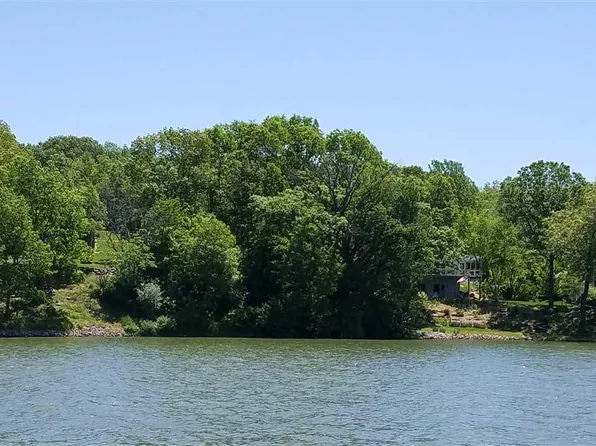 224 Northshore Pl, Dahinda, IL 61428