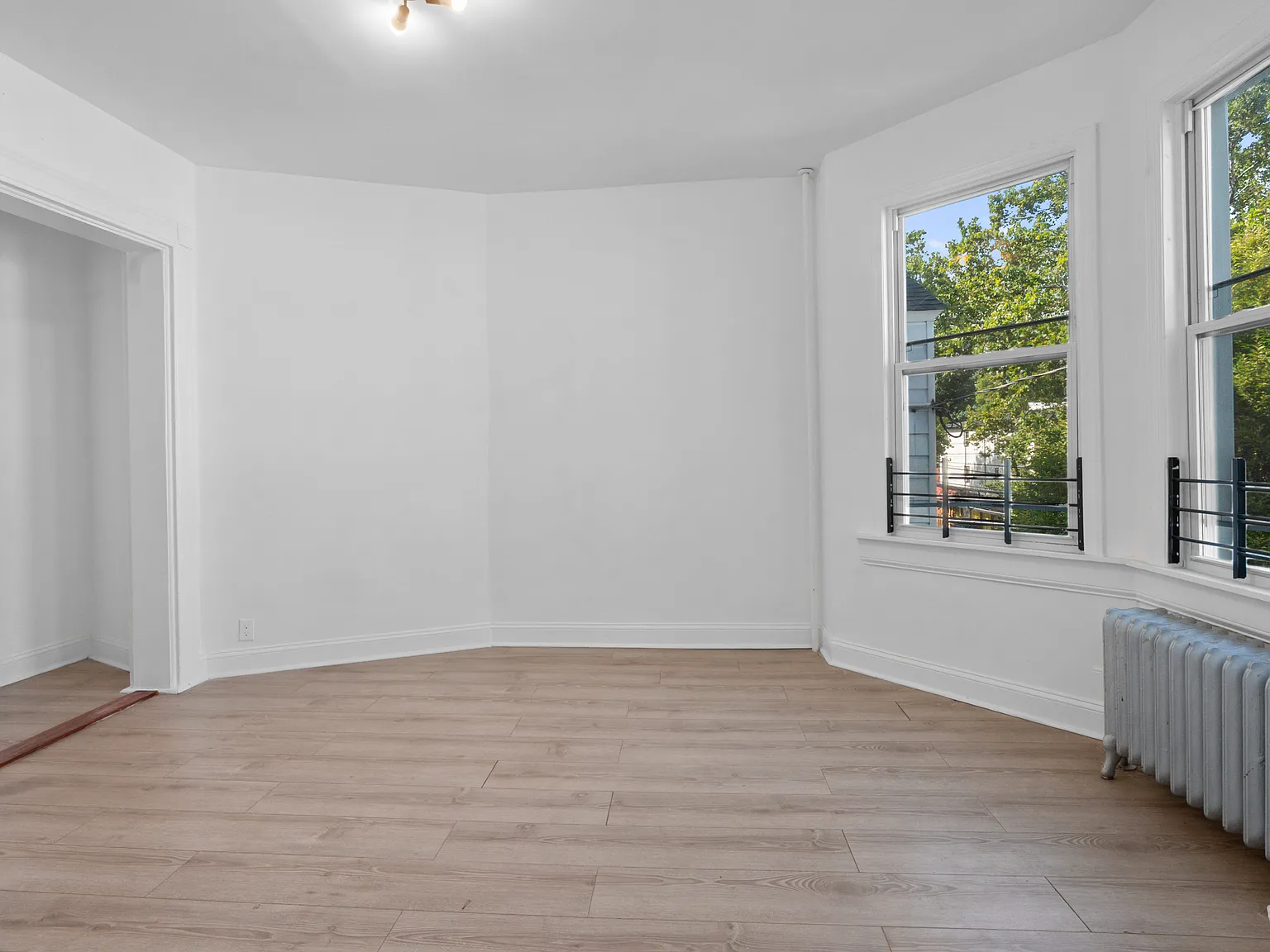 3 bed, $1,900 — Photo 4