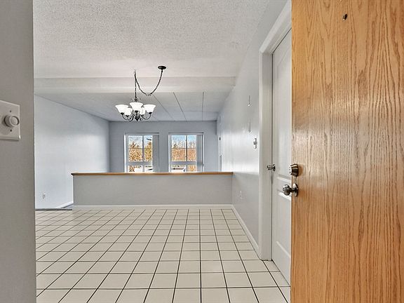 5th image of 160 Burkhall St Unit 414