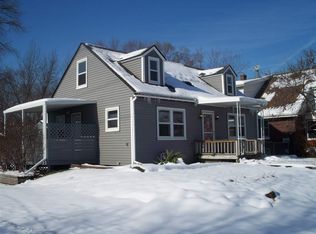 2745 Cannon St, Rockford, IL 61109