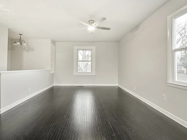 1414 Priscilla Ave — Photo 5