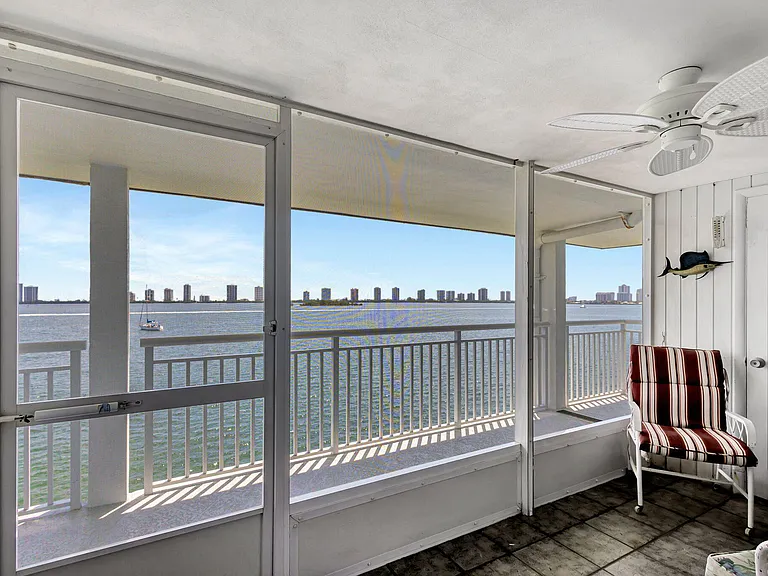 100 Shore Ct #304 — Photo 9