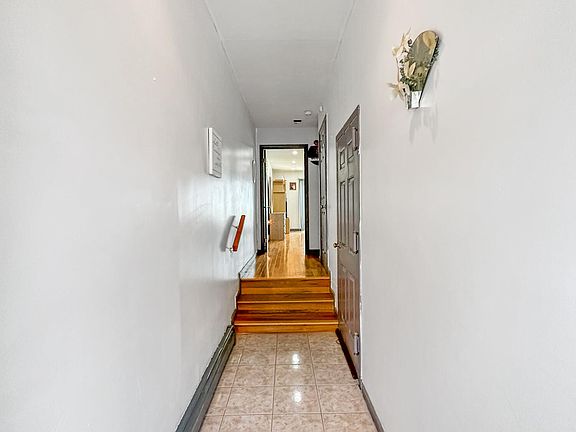 3rd image of 457 Craig Ave