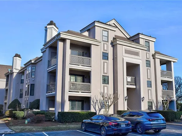 407 Harbour Point APT 306, Virginia Beach, VA 23451