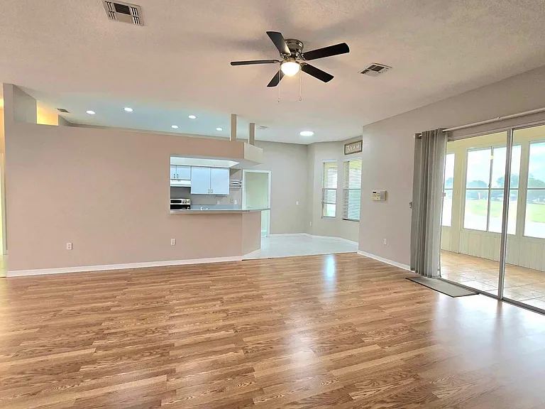 7047 Hazeltine Cir — Photo 4