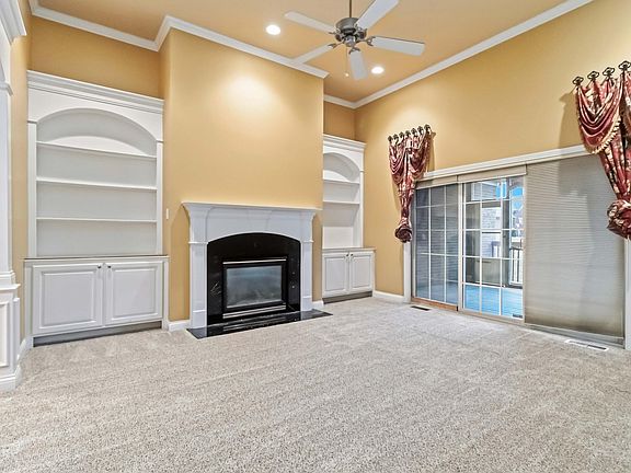 3rd image of 824 Livania Ln
