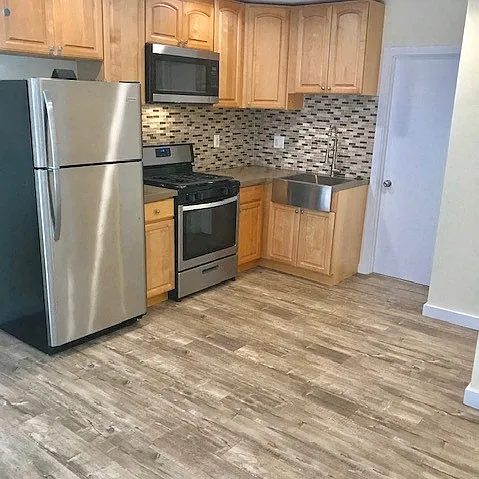 1103 W 64th St — Photo 3