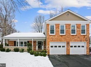 12755 Turberville Ln, Herndon, VA 20171