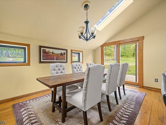 4th image of 307 County Road 579