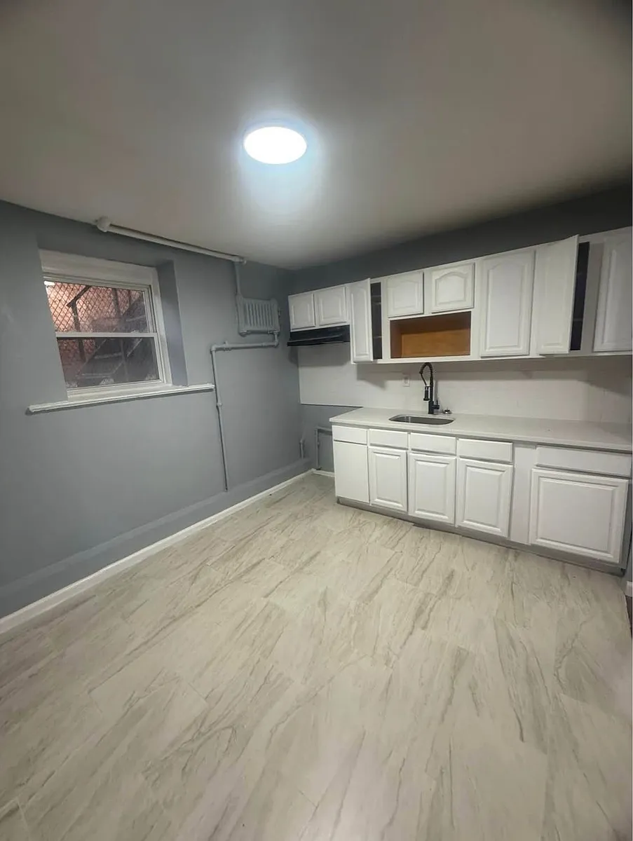 Building Photo - 320 S Orange Ave #0