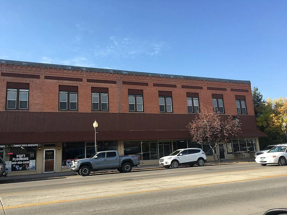 345 Main St #8