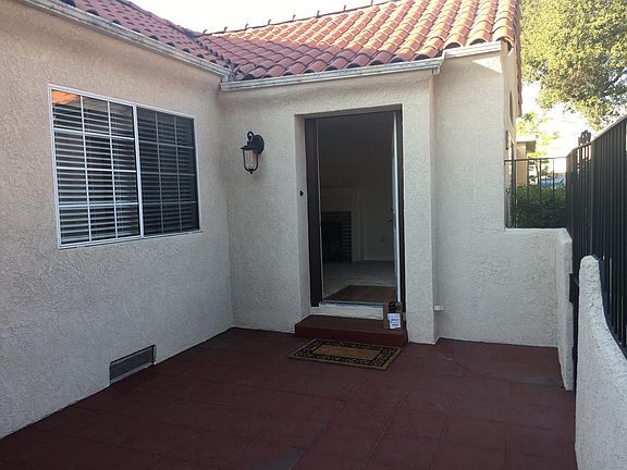 Front Courtyard and Door