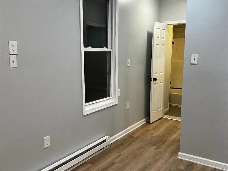139 N 7th St #2R — Photo 7