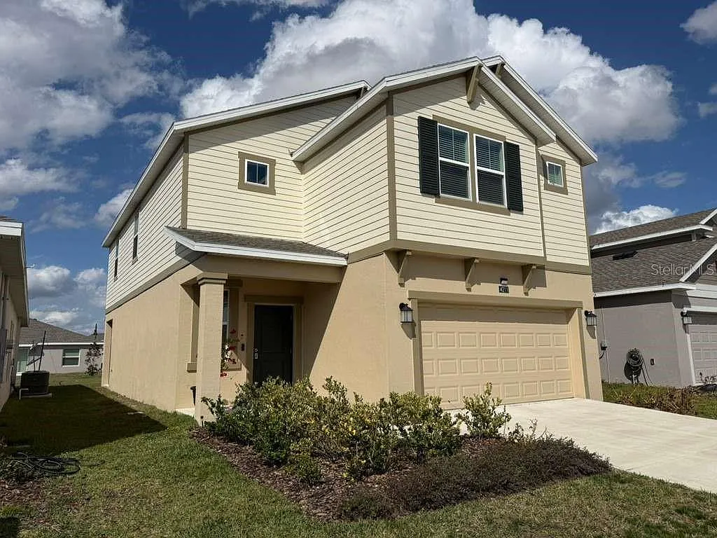 4 bed, 3.0 bath, 2357 sqft, $2,650 — Photo 2