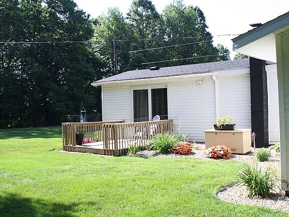 Master bedroom slider & deck