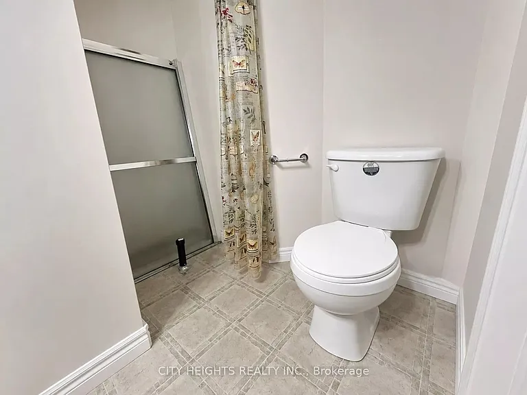 555 Grasslands Ct — Photo 31