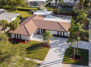 2209 Grovewood Rd, Clearwater, FL 33764