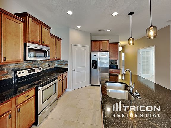 5th image of 125 Waterside Cir