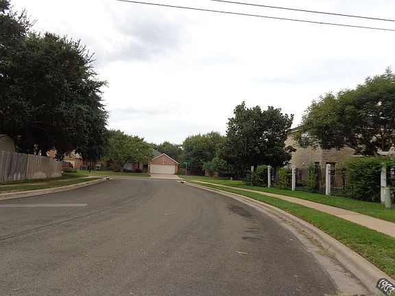 5th image of 1900 Gray Oak Dr