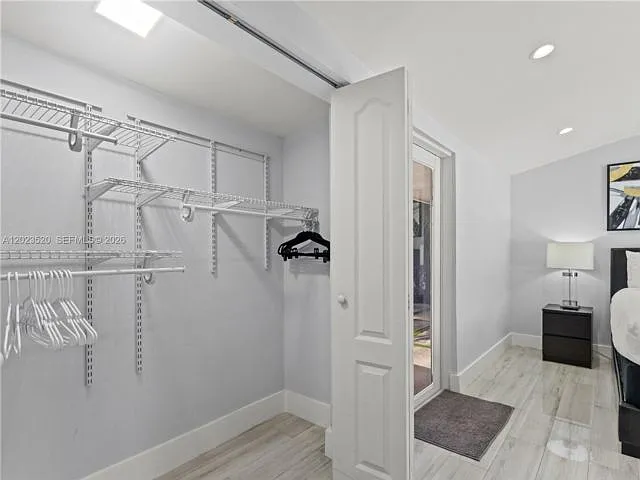 1431 SW 29th St — Photo 11