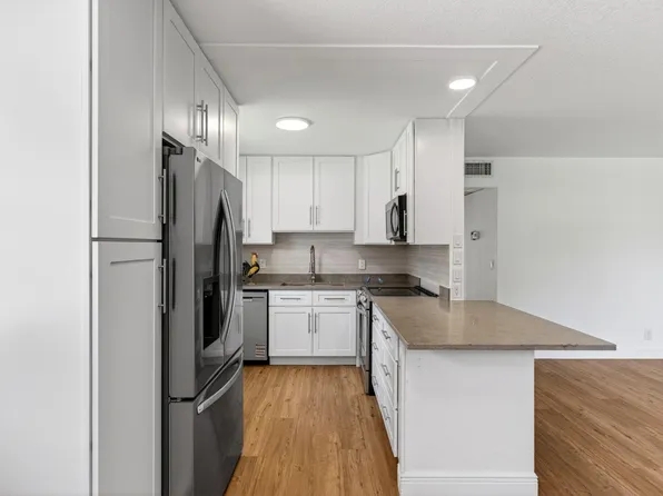 221 Waterford #J, Delray Beach, FL 33446
