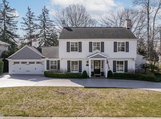 345 Touraine Rd, Grosse Pointe Farms, MI 48236
