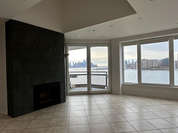 3rd image of 600 Harbor Blvd Unit 1034