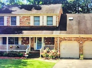 13 Estate Dr, Hampton, VA 23666