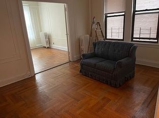 24-60 27th St #1A, Astoria, NY 11102