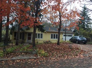 16830 Edgewood Ave, Wayzata, MN 55391