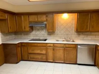 3 bed, 1740 sqft, $2,100 — Photo 2