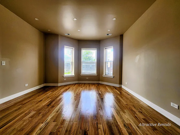 6343 S Elizabeth St #2F — Photo 1