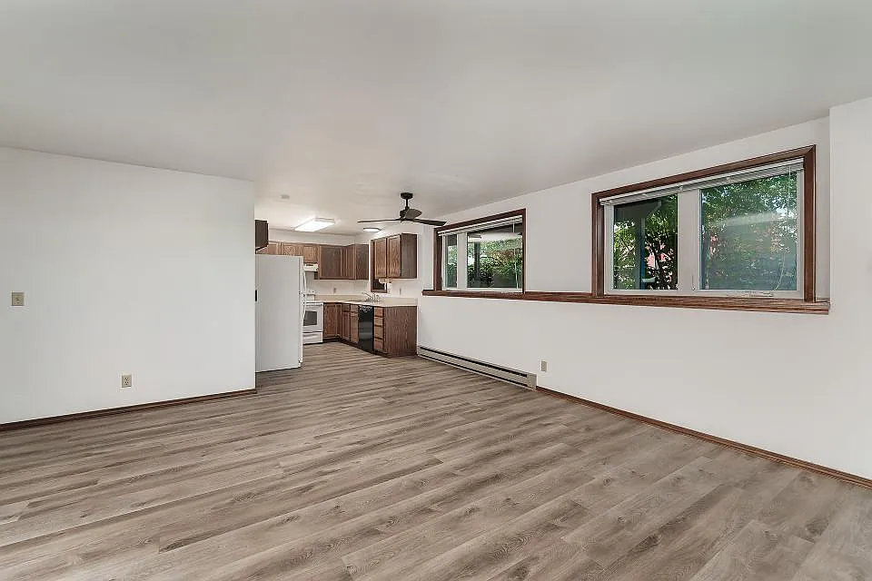 2 bed, 1.0 bath, $1,550 — Photo 3