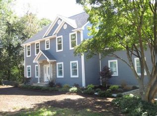 11 Greendale Dr, Oak Ridge, NJ 07438