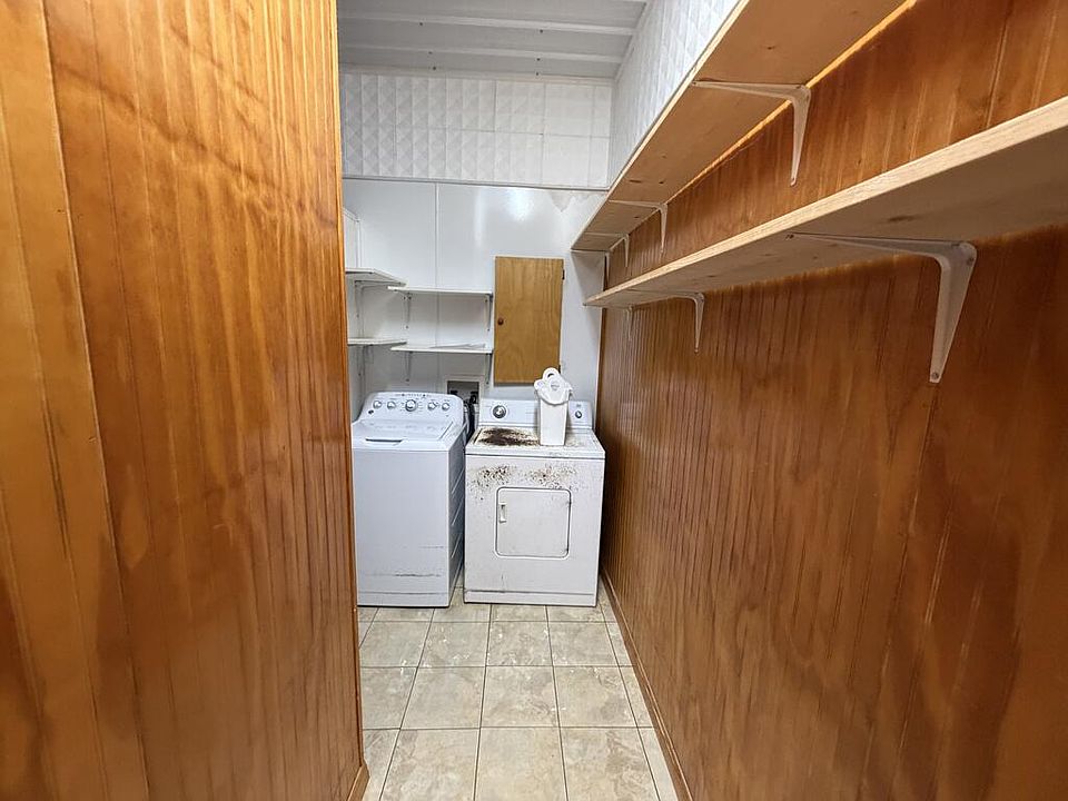 7th image of 25434 Twins Ln