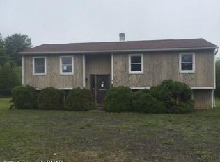 241 Blossom Ln, Blakeslee, PA 18610