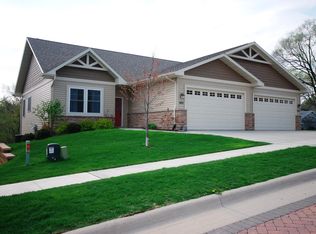 3490 Keymont Dr, Dubuque, IA 52002