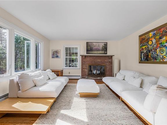 5th image of 35 Hallville Rd