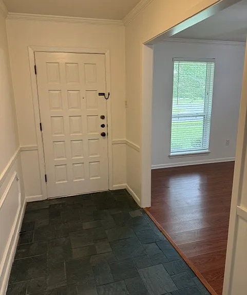 1266 Oakley Dr — Photo 2