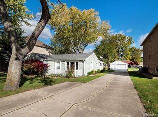 1674 Kirkton Dr, Troy, MI 48083