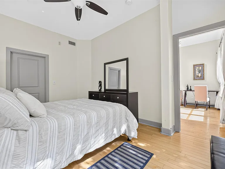 1901 Post Oak Blvd #3210 — Photo 12