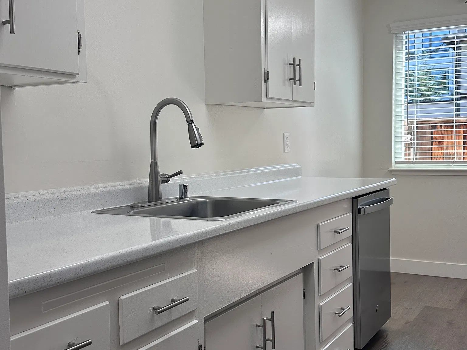 2 bed, 819 sqft, $3,495 — Photo 2