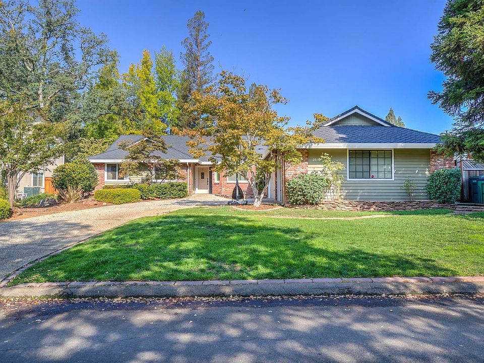 1st image of 2658 Hillcrest Dr
