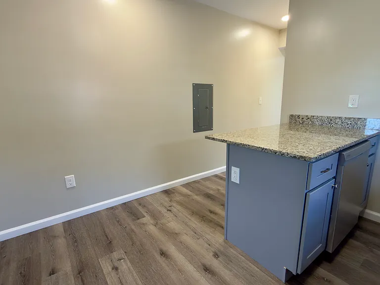 801 W Broad St #4 — Photo 14
